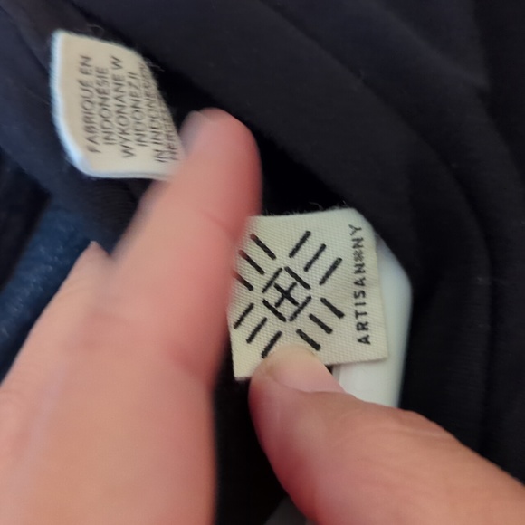 Long peep hole dress - Picture 5 of 6